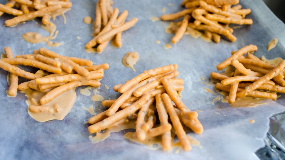 Recipe Butterscotch & peanut butter haystacks Commatose.ca